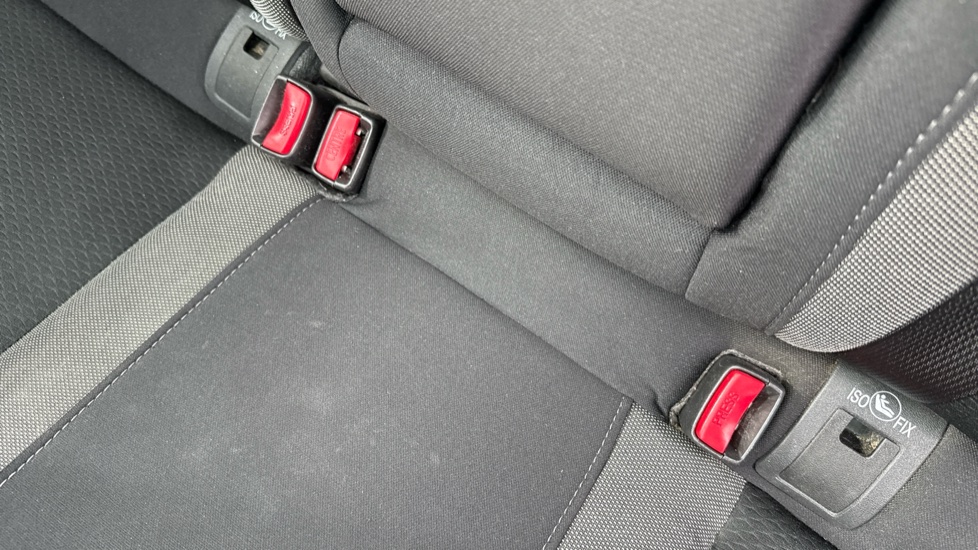 Nissan Qashqai 1.3 DiG-T N-Connecta 5dr [Glass Roof Pack] Petrol Hatchback - Image 17