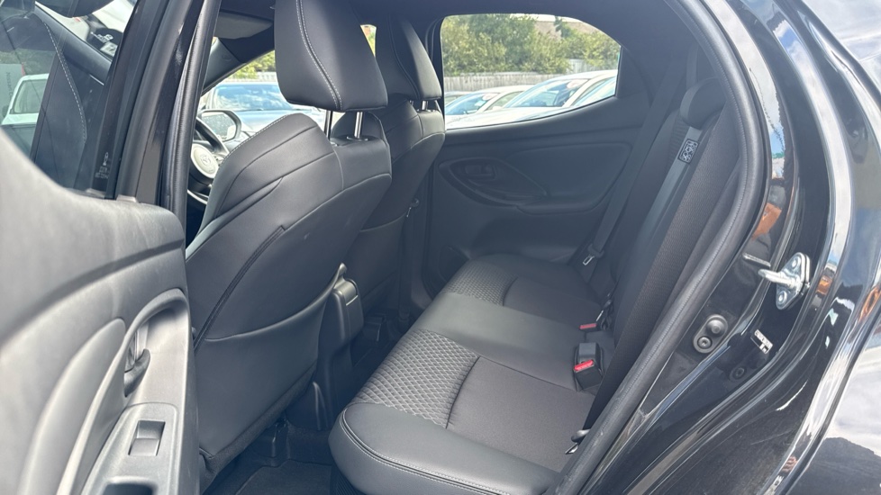 Mazda 2 Hybrid 1.5i Hybrid Homura 5dr CVT Hybrid Hatchback - Image 16
