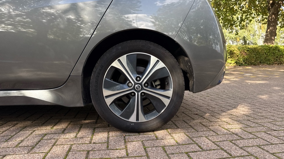Nissan LEAF 110kW N-Connecta 40kWh 5dr Auto Electric Hatchback - Image 7