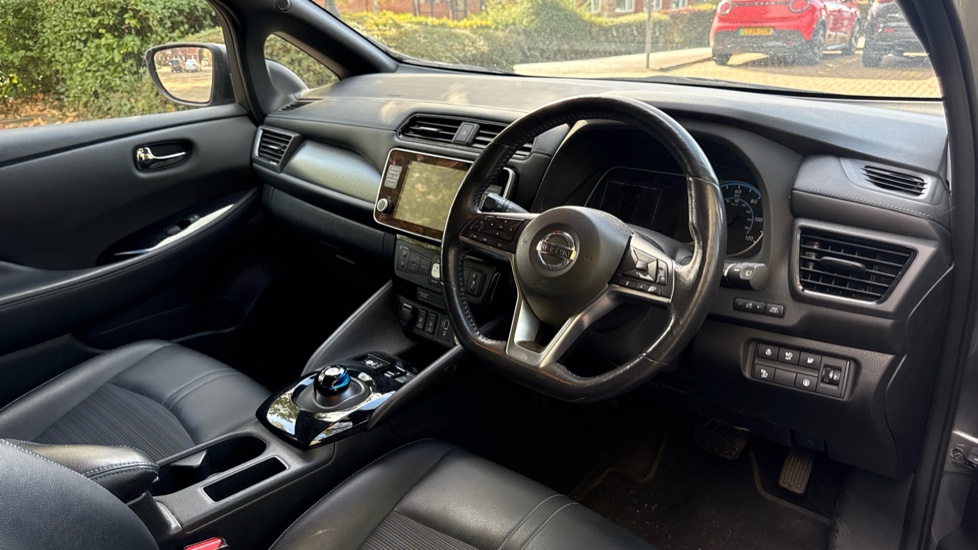 Nissan LEAF 110kW N-Connecta 40kWh 5dr Auto Electric Hatchback - Image 11