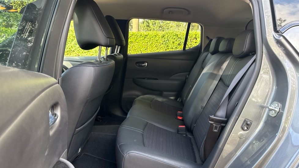 Nissan LEAF 110kW N-Connecta 40kWh 5dr Auto Electric Hatchback - Image 16