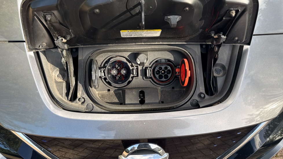 Nissan LEAF 110kW N-Connecta 40kWh 5dr Auto Electric Hatchback - Image 32