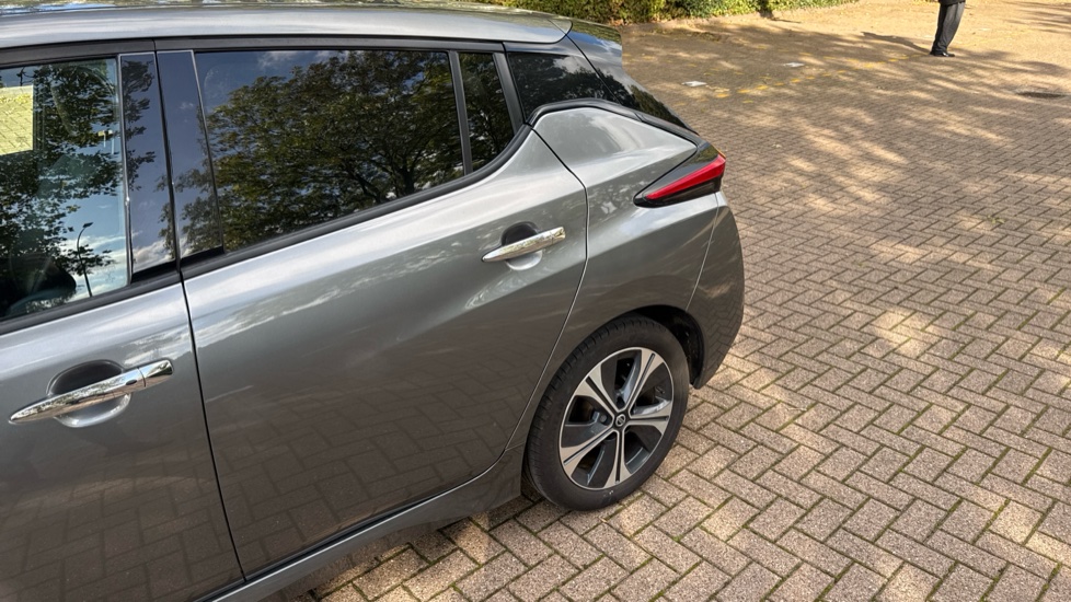 Nissan LEAF 110kW N-Connecta 40kWh 5dr Auto Electric Hatchback - Image 39