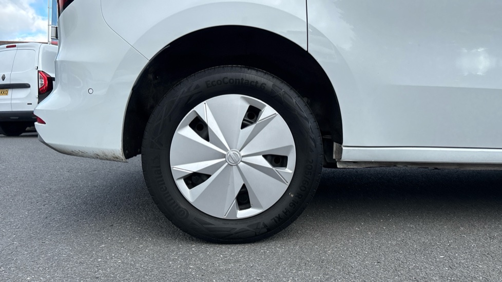 Nissan Townstar L1 Petrol 1.3 Tekna Van Auto [Safety] - Image 7