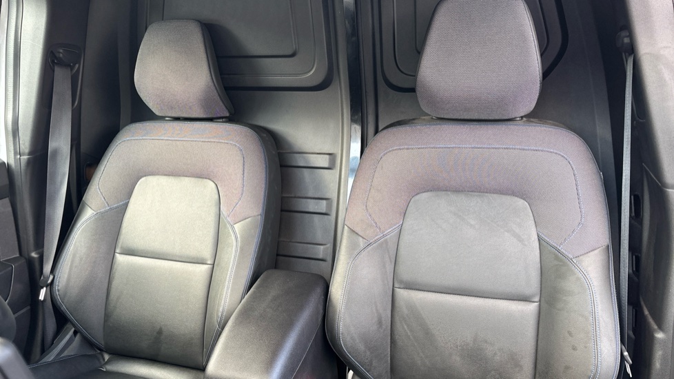 Nissan Townstar L1 Petrol 1.3 Tekna Van Auto [Safety] - Image 15
