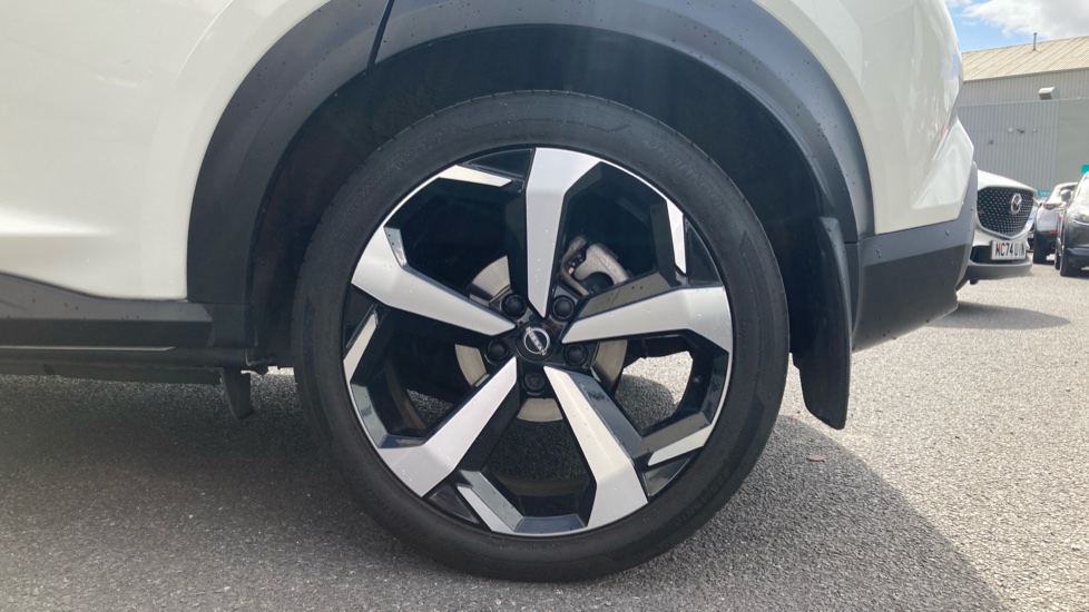 Nissan Juke 1.6 Hybrid Tekna 5dr Auto Hybrid Hatchback - Image 7