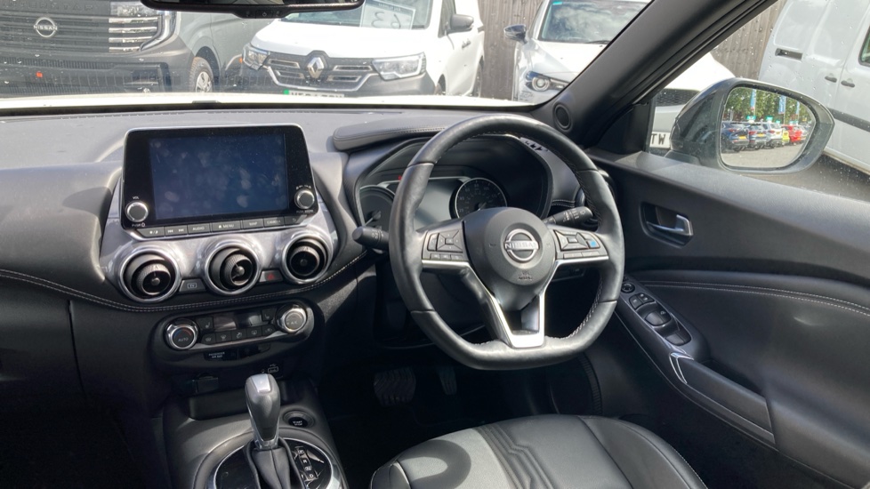 Nissan Juke 1.6 Hybrid Tekna 5dr Auto Hybrid Hatchback - Image 9