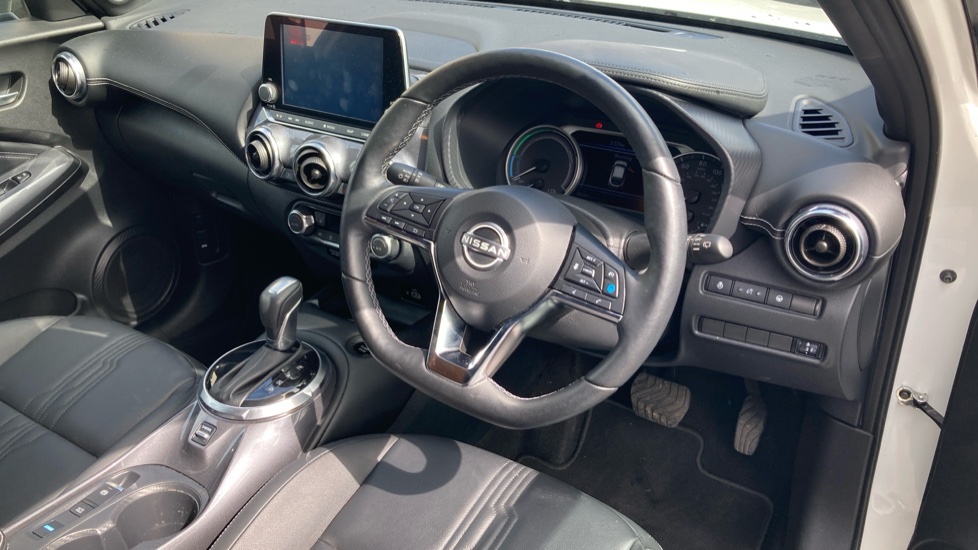 Nissan Juke 1.6 Hybrid Tekna 5dr Auto Hybrid Hatchback - Image 11