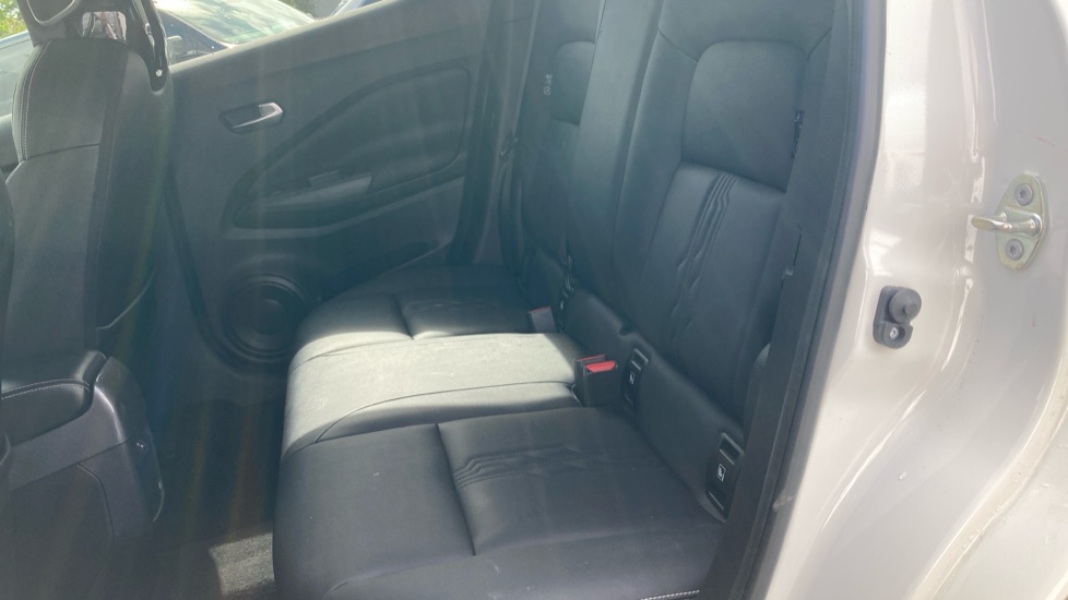 Nissan Juke 1.6 Hybrid Tekna 5dr Auto Hybrid Hatchback - Image 16