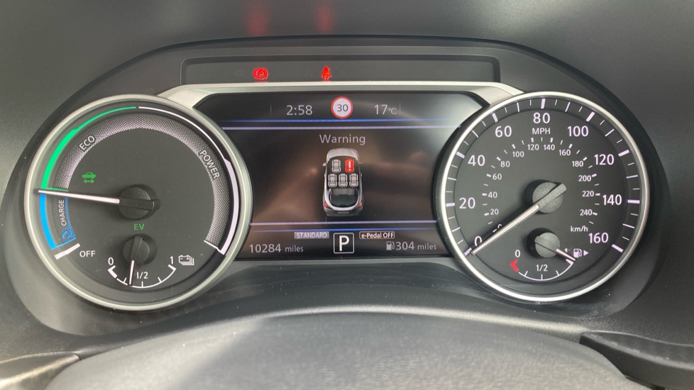 Nissan Juke 1.6 Hybrid Tekna 5dr Auto Hybrid Hatchback - Image 18