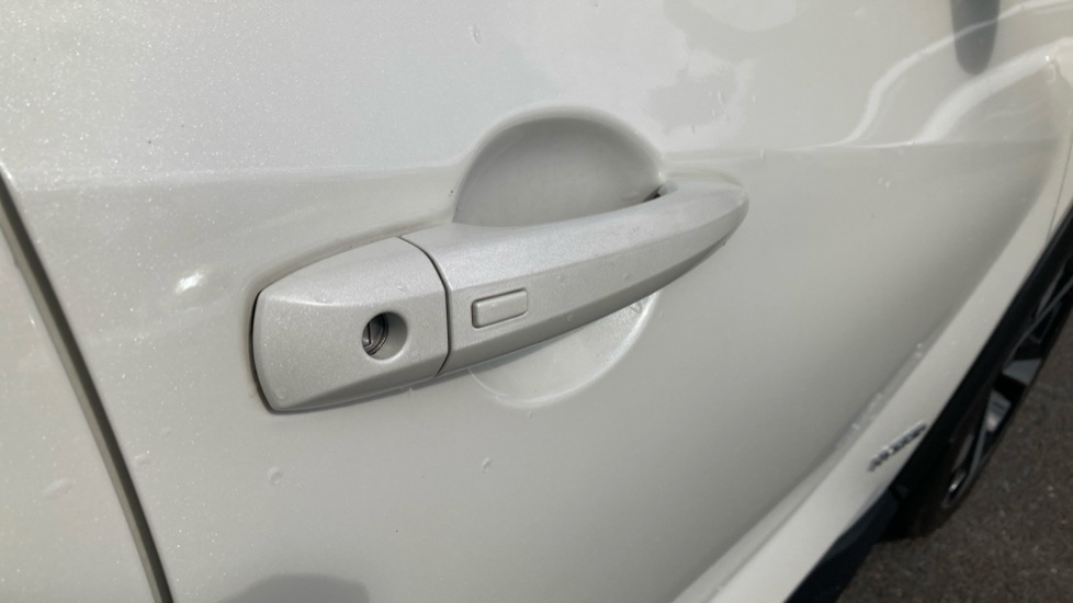 Nissan Juke 1.6 Hybrid Tekna 5dr Auto Hybrid Hatchback - Image 22