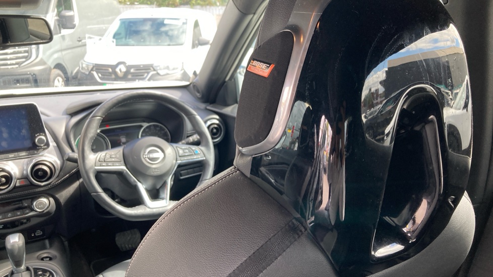 Nissan Juke 1.6 Hybrid Tekna 5dr Auto Hybrid Hatchback - Image 24