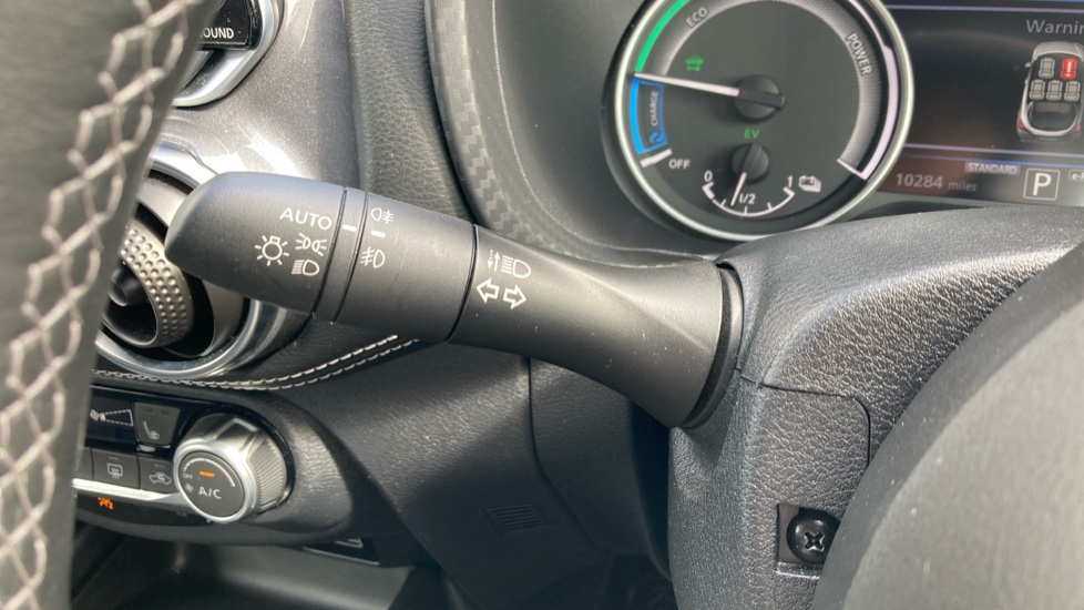 Nissan Juke 1.6 Hybrid Tekna 5dr Auto Hybrid Hatchback - Image 28