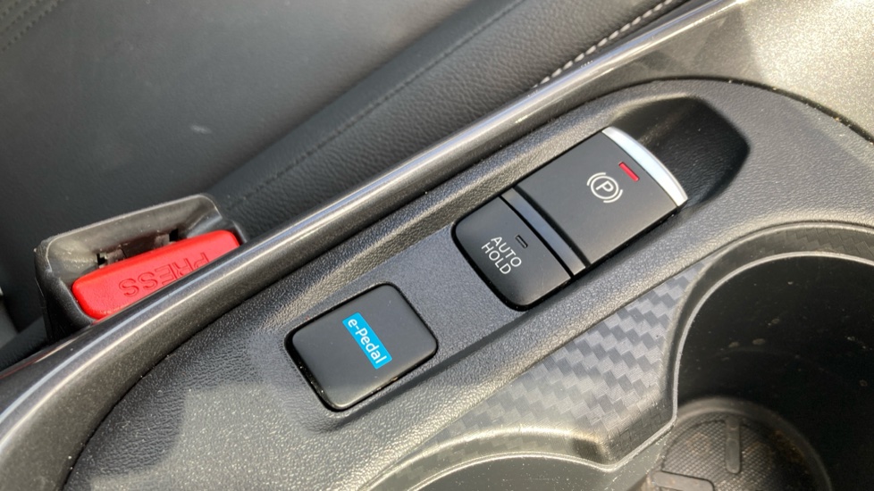Nissan Juke 1.6 Hybrid Tekna 5dr Auto Hybrid Hatchback - Image 33