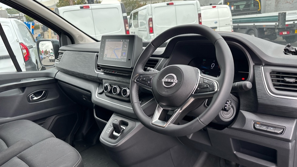 Nissan Primastar 30 L1 Diesel 2.0 dCi 170ps H1 Tekna Van Auto - Image 11