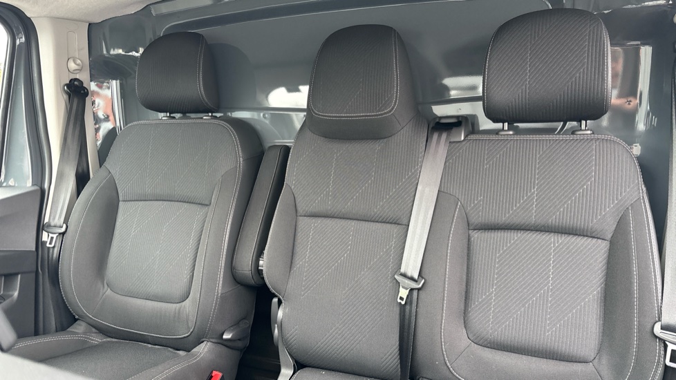 Nissan Primastar 30 L1 Diesel 2.0 dCi 170ps H1 Tekna Van Auto - Image 15