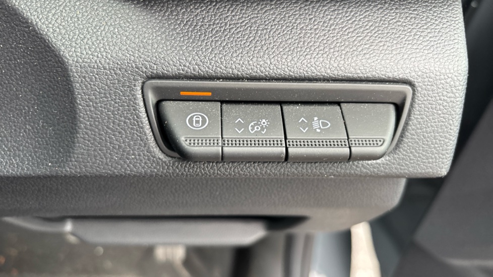 Nissan Primastar 30 L1 Diesel 2.0 dCi 170ps H1 Tekna Van Auto - Image 21