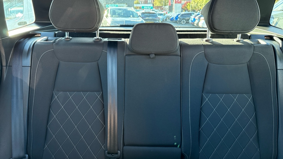 Skoda Karoq 2.0 TDI [150] Sportline 4x4 5dr DSG Diesel Estate - Image 15