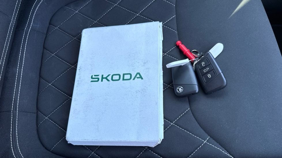 Skoda Karoq 2.0 TDI [150] Sportline 4x4 5dr DSG Diesel Estate - Image 19