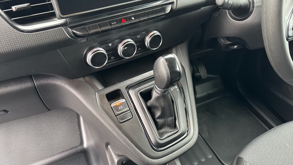 Renault Kangoo L1 E-Tech ML19 90kW 44kWh Advance Van Auto - Image 13