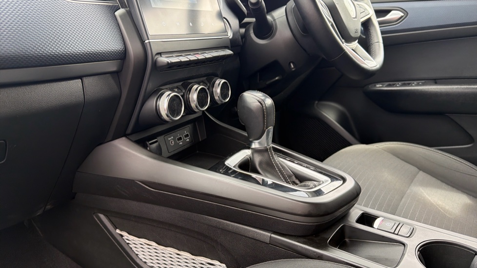 Renault Arkana 1.6 E-Tech FHEV 145 Evolution 5dr Auto Hybrid Estate - Image 13