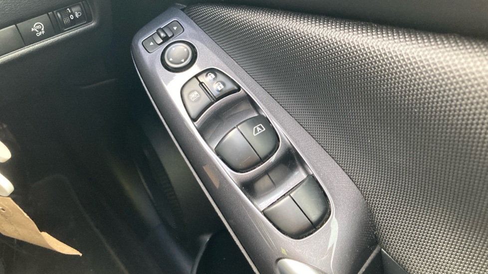 Nissan Juke 1.0 DiG-T 114 Acenta 5dr Petrol Hatchback - Image 28