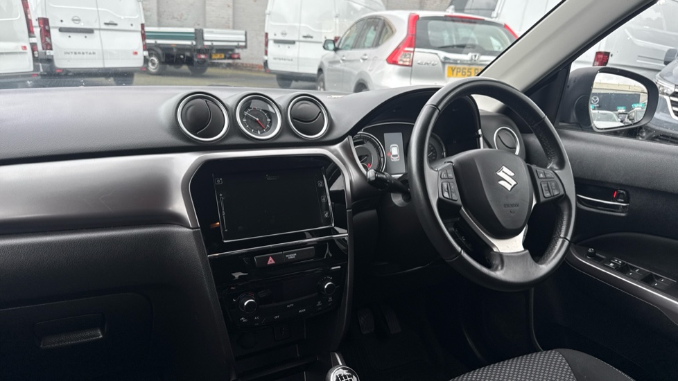 Suzuki Vitara 1.4 Boosterjet 48V Hybrid SZ-T 5dr Petrol Estate - Image 9