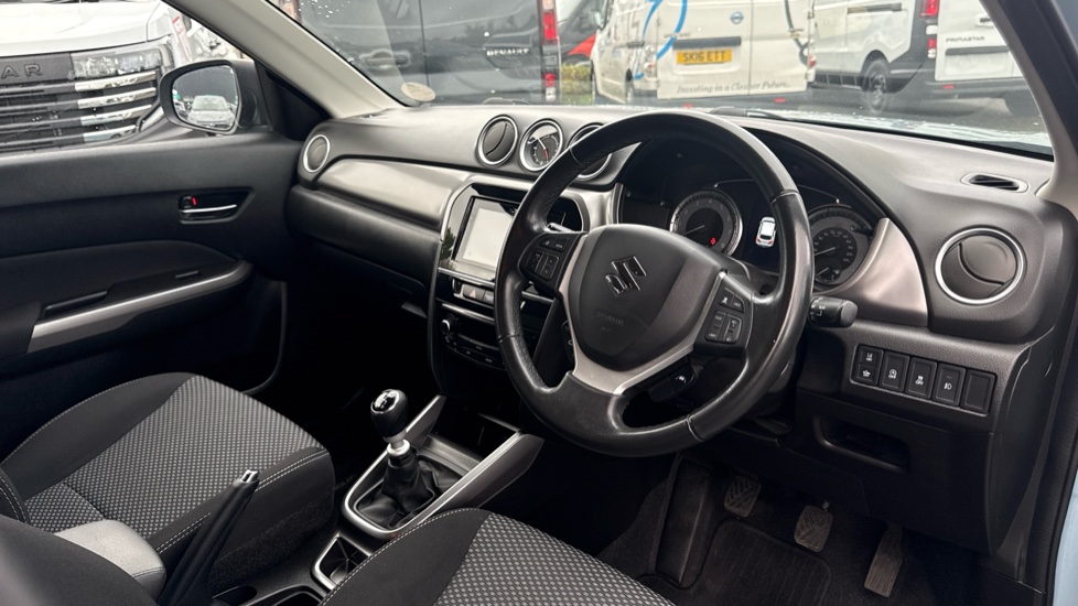 Suzuki Vitara 1.4 Boosterjet 48V Hybrid SZ-T 5dr Petrol Estate - Image 11