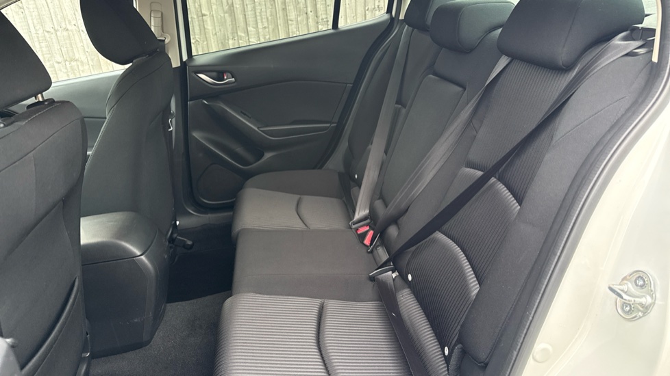 Mazda 3 2.2d SE-L Nav 4dr Diesel Saloon - Image 16