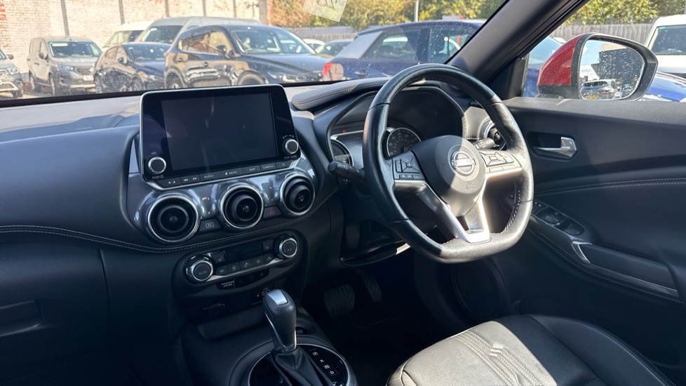 Nissan Juke 1.6 Hybrid Tekna 5dr Auto Hybrid Hatchback - Image 9
