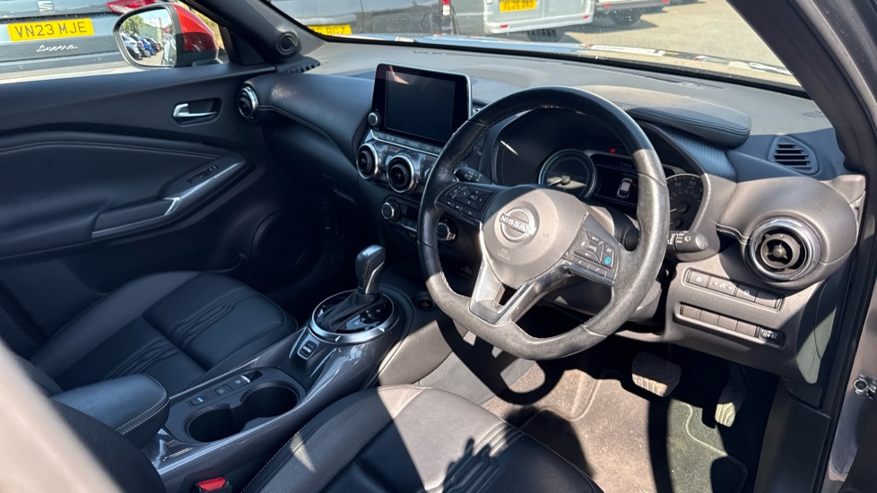 Nissan Juke 1.6 Hybrid Tekna 5dr Auto Hybrid Hatchback - Image 11