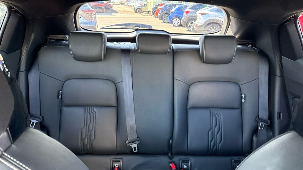 Nissan Juke 1.6 Hybrid Tekna 5dr Auto Hybrid Hatchback - Image 15