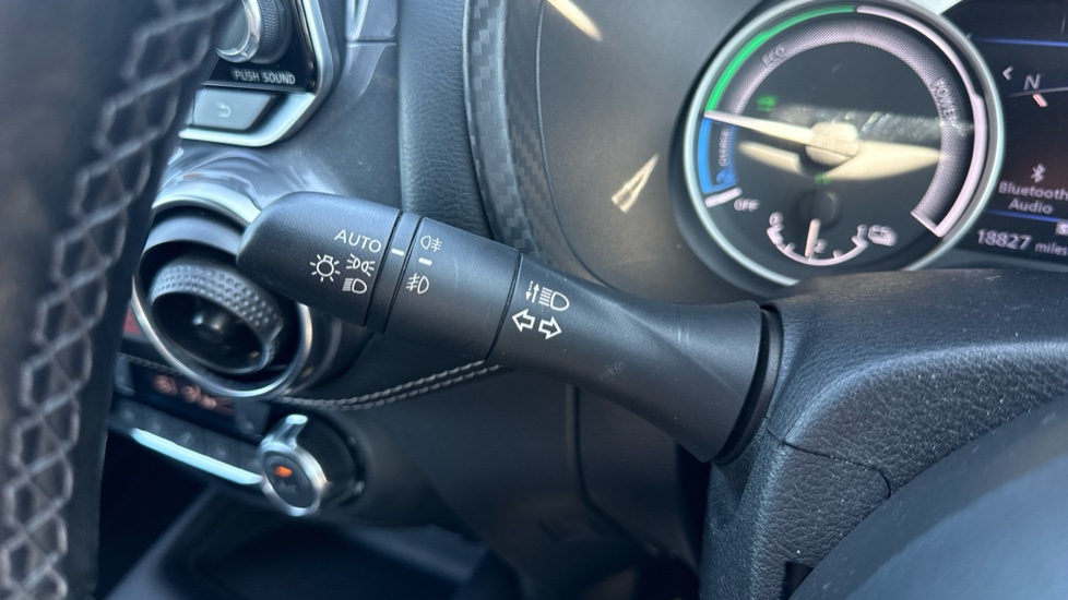 Nissan Juke 1.6 Hybrid Tekna 5dr Auto Hybrid Hatchback - Image 29