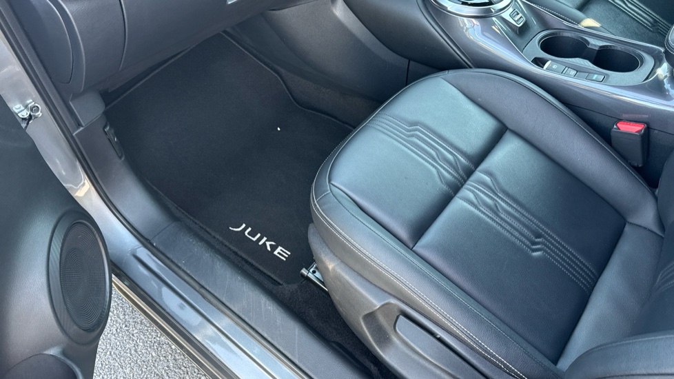 Nissan Juke 1.6 Hybrid Tekna 5dr Auto Hybrid Hatchback - Image 34