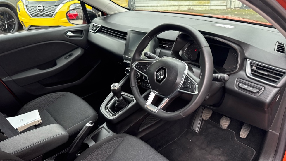 Renault Clio 1.0 TCe 90 Evolution 5dr Petrol Hatchback - Image 11