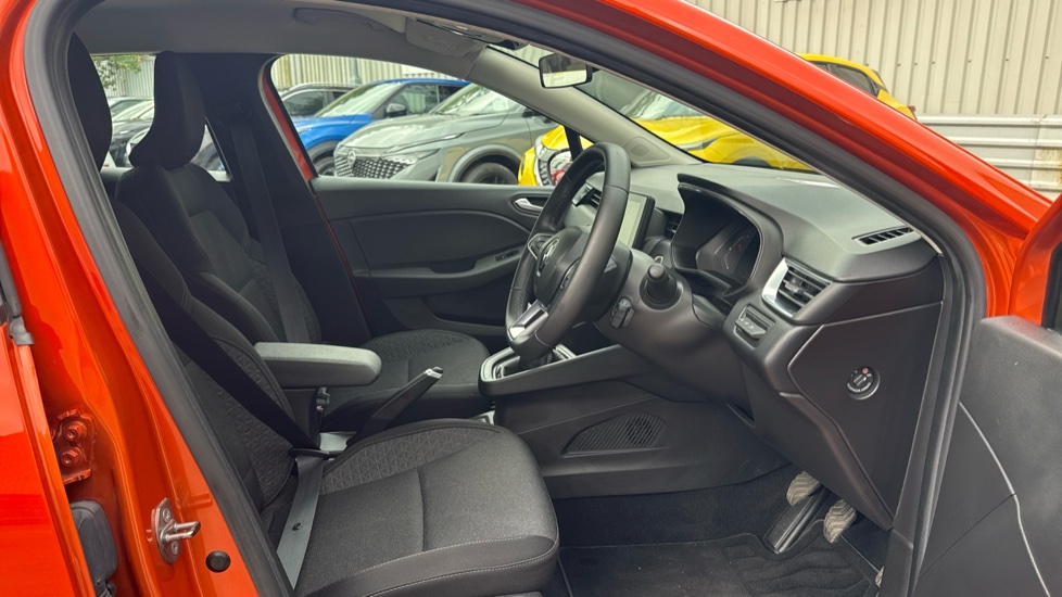 Renault Clio 1.0 TCe 90 Evolution 5dr Petrol Hatchback - Image 34