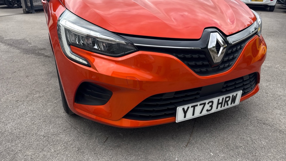Renault Clio 1.0 TCe 90 Evolution 5dr Petrol Hatchback - Image 37