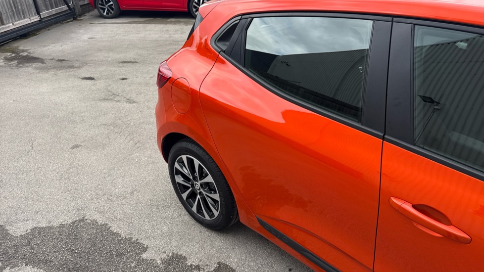 Renault Clio 1.0 TCe 90 Evolution 5dr Petrol Hatchback - Image 40