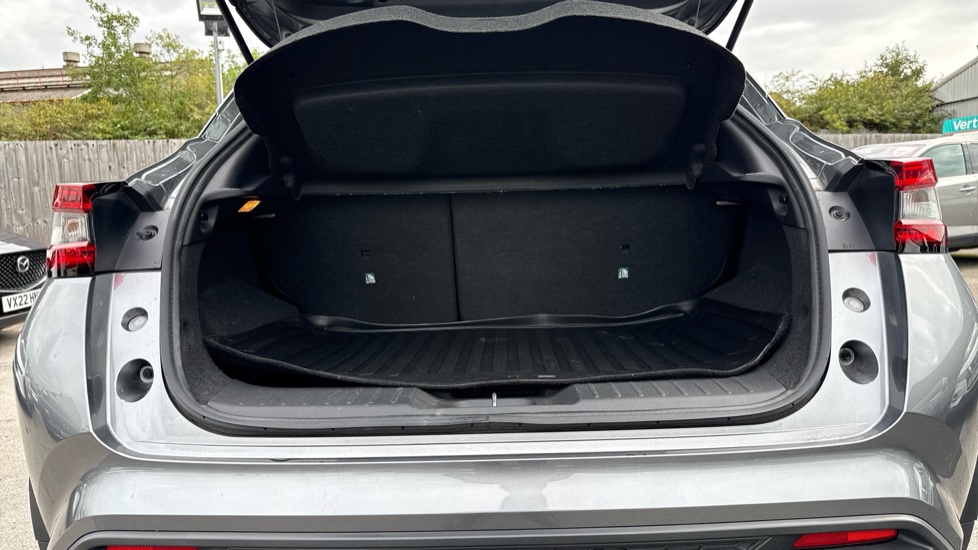 Nissan Juke 1.0 DiG-T N-Connecta 5dr Petrol Hatchback - Image 4