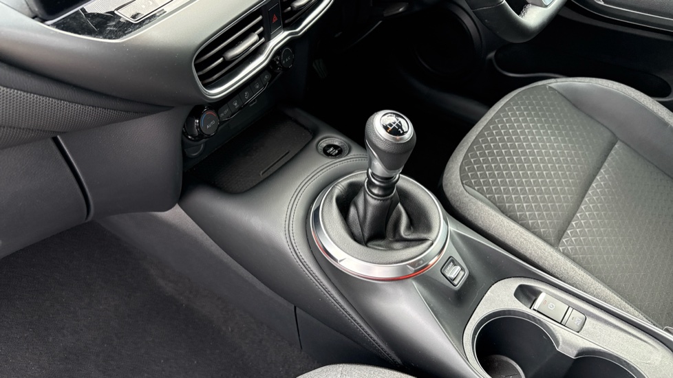 Nissan Juke 1.0 DiG-T N-Connecta 5dr Petrol Hatchback - Image 13