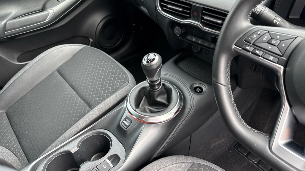 Nissan Juke 1.0 DiG-T N-Connecta 5dr Petrol Hatchback - Image 14