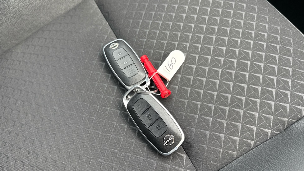 Nissan Juke 1.0 DiG-T N-Connecta 5dr Petrol Hatchback - Image 20