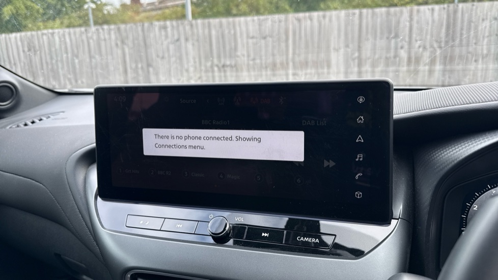 Nissan Juke 1.0 DiG-T N-Connecta 5dr Petrol Hatchback - Image 24