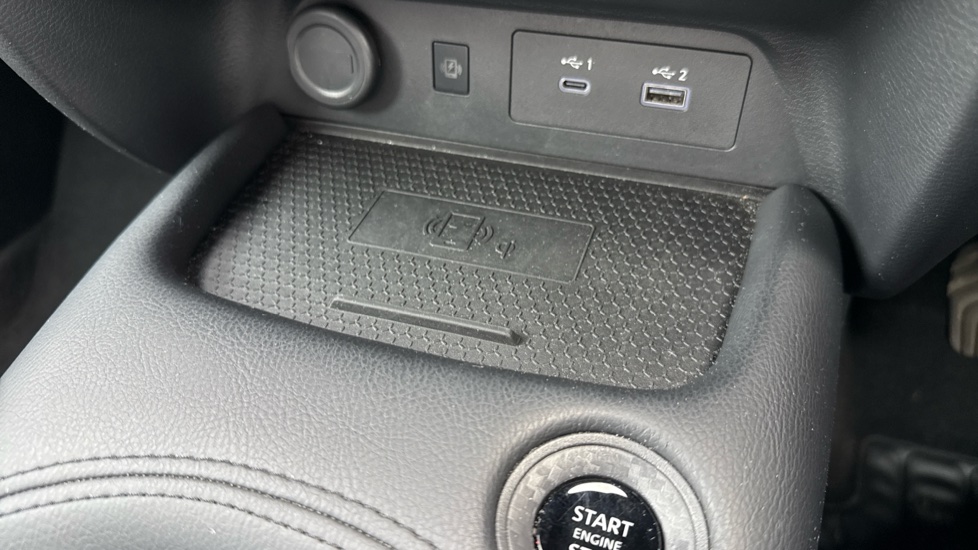 Nissan Juke 1.0 DiG-T N-Connecta 5dr Petrol Hatchback - Image 28