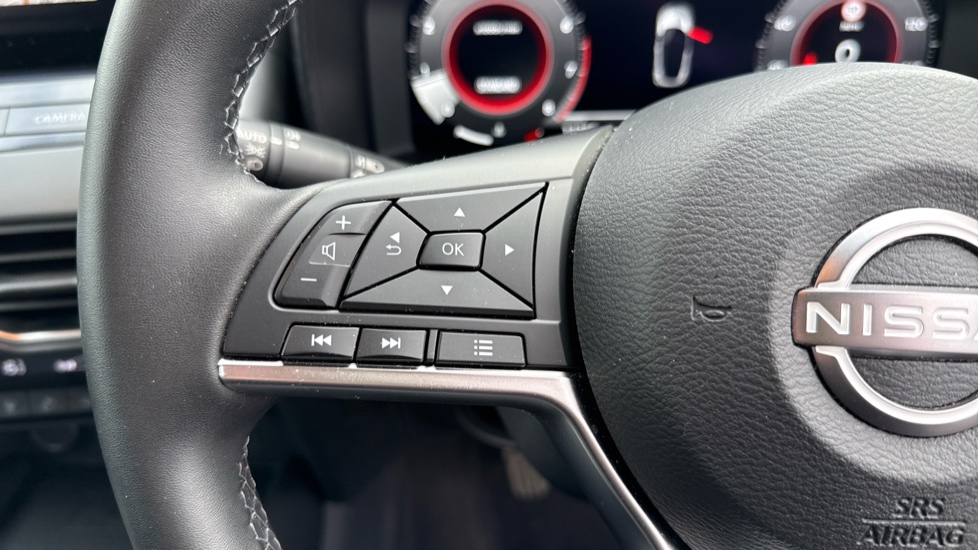 Nissan Juke 1.0 DiG-T N-Connecta 5dr Petrol Hatchback - Image 35