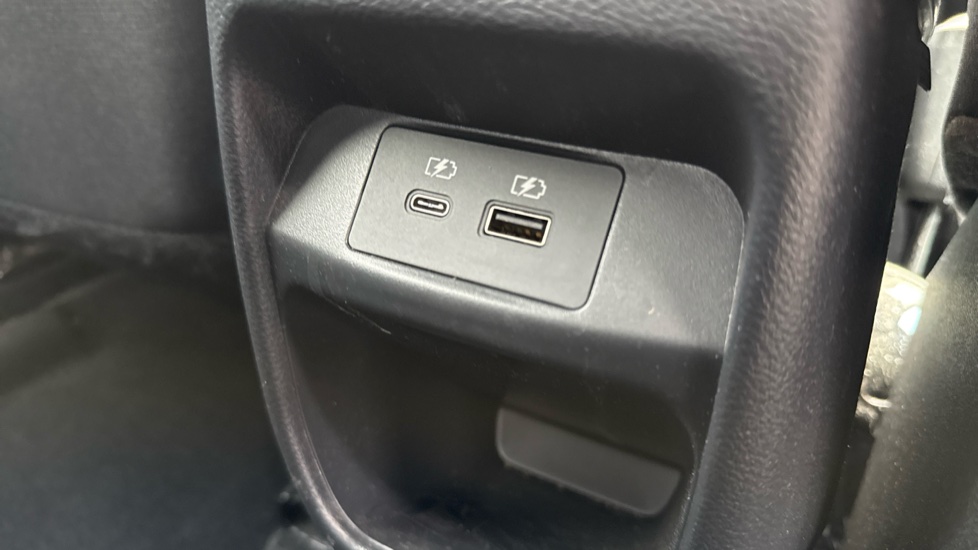 Nissan Juke 1.0 DiG-T N-Connecta 5dr Petrol Hatchback - Image 42
