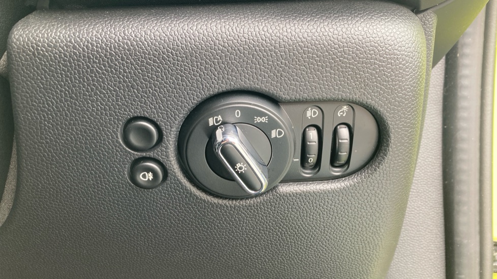 MINI Cooper 1.5 C Classic 5dr Auto Petrol Hatchback - Image 39