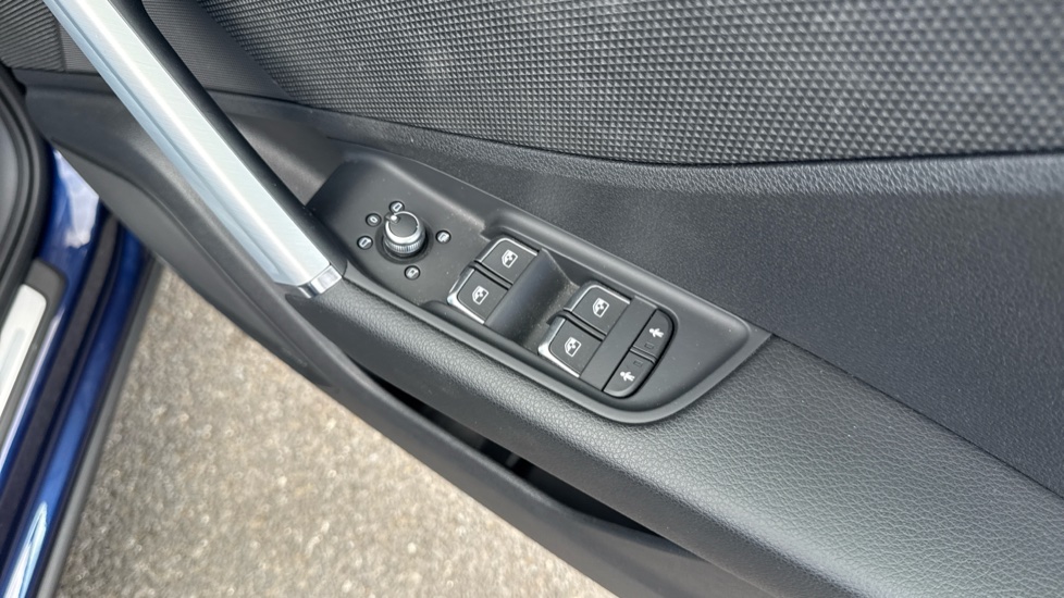 Audi Q2 35 TFSI S Line 5dr S Tronic Petrol Estate - Image 36