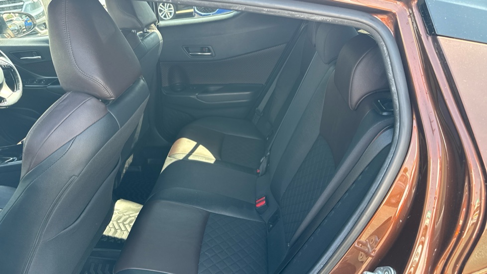 Toyota C-HR 1.8 Hybrid Excel 5dr CVT Hybrid Hatchback - Image 16