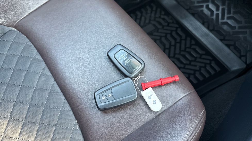 Toyota C-HR 1.8 Hybrid Excel 5dr CVT Hybrid Hatchback - Image 20